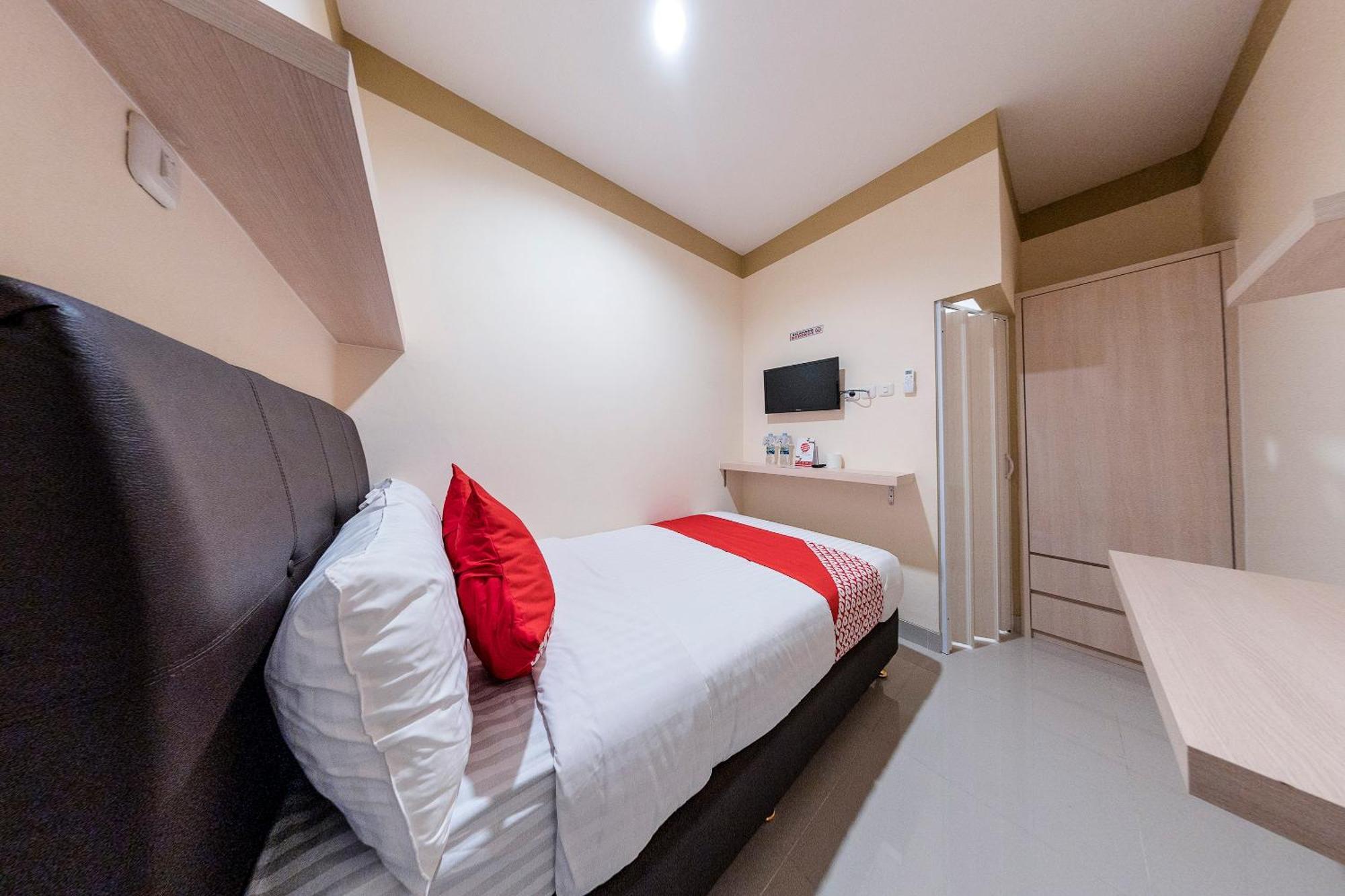 โอโย 478 บัลคอน บิรู เนียร์ อาร์เอสยูดี ซาวาห์ เบซาร์ Hotel จาการ์ตา ภายนอก รูปภาพ