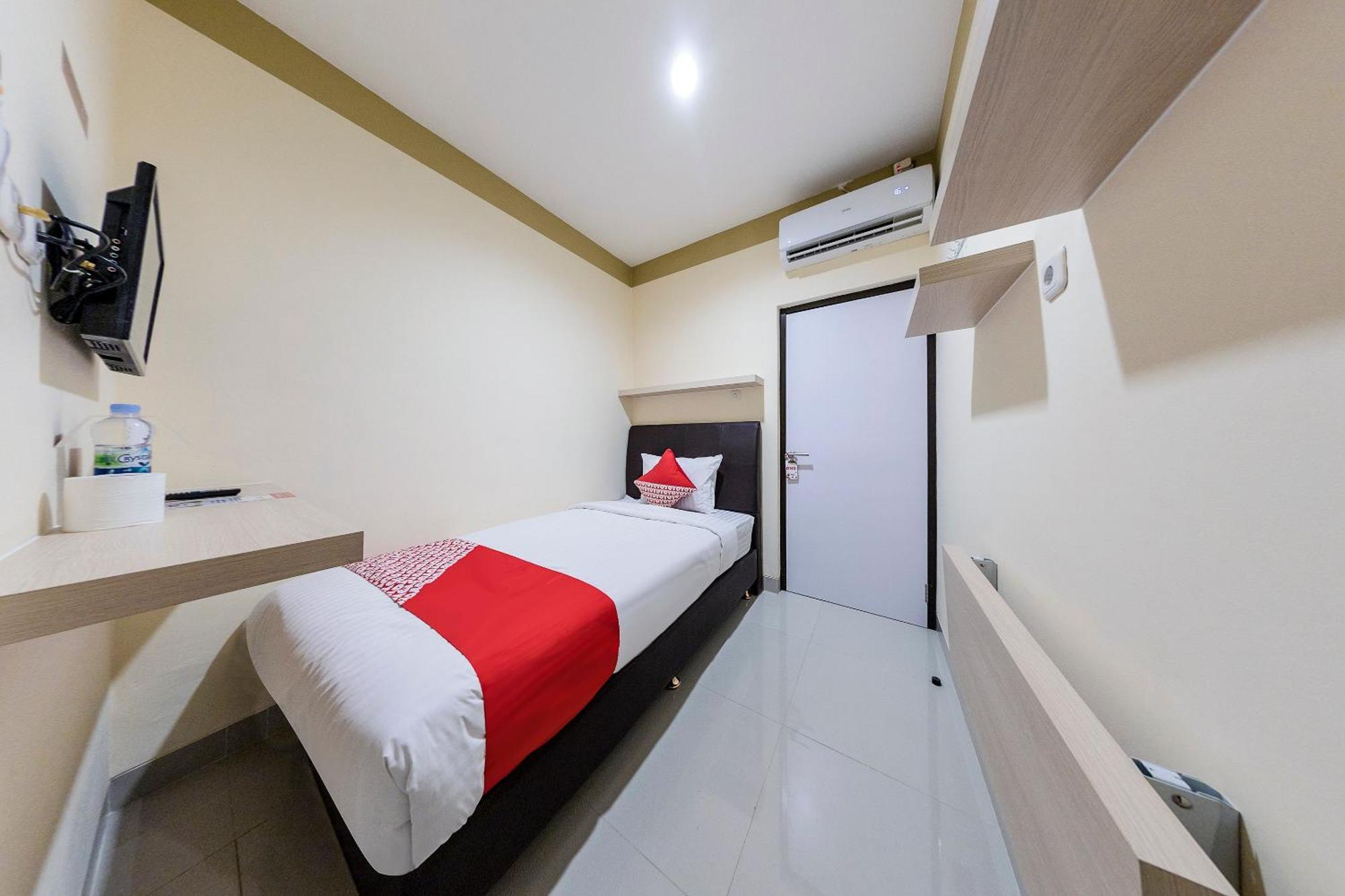โอโย 478 บัลคอน บิรู เนียร์ อาร์เอสยูดี ซาวาห์ เบซาร์ Hotel จาการ์ตา ภายนอก รูปภาพ